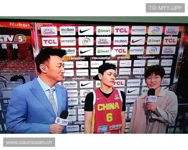 杨力维训练完直接拎爱马仕去吃米其林，这姐的日常比偶像剧还敢拍