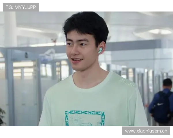 王昶居然敢在训练场带着耳机，就差没开直播唱歌了吧？